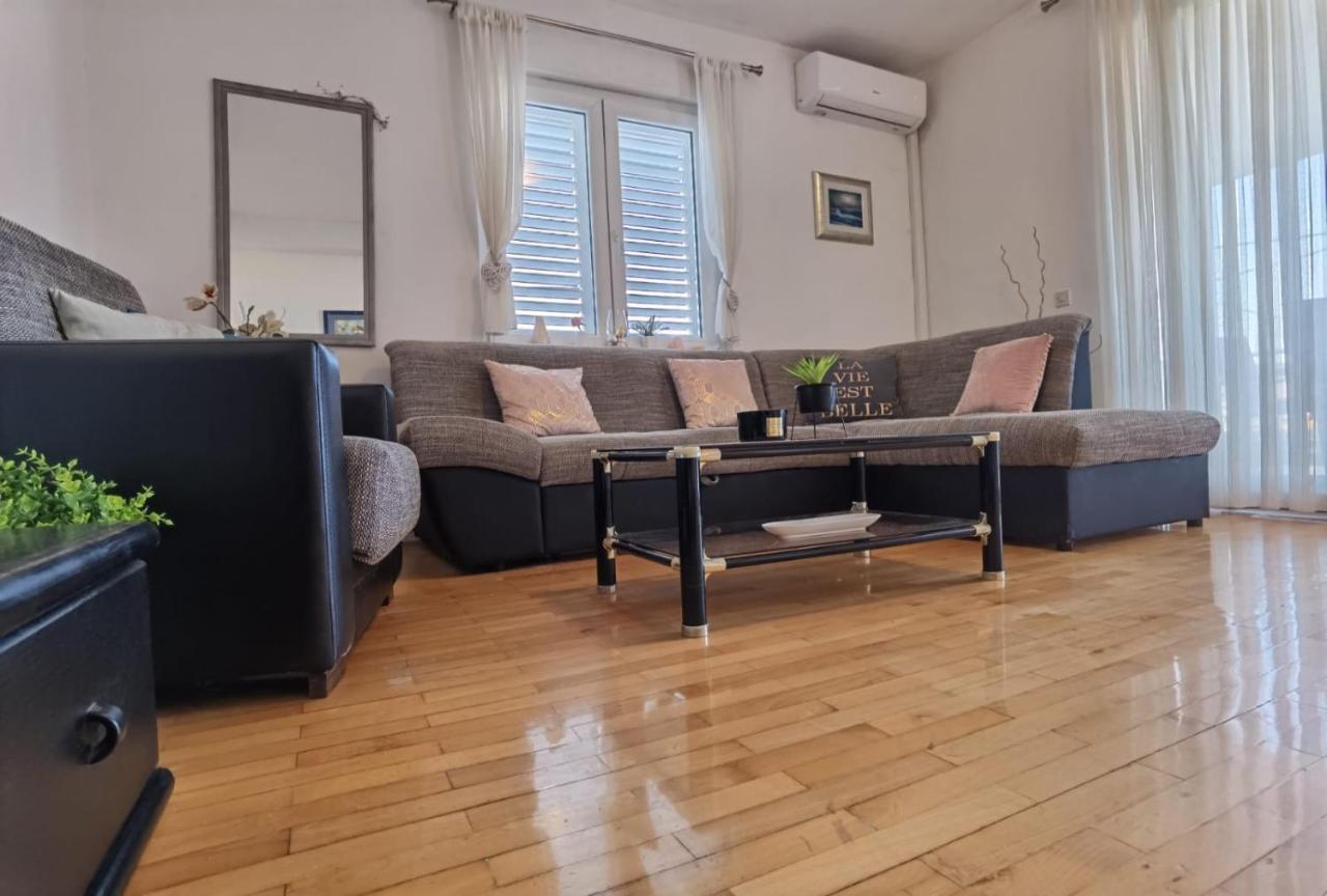 Apartman Sara Preko Exteriér fotografie