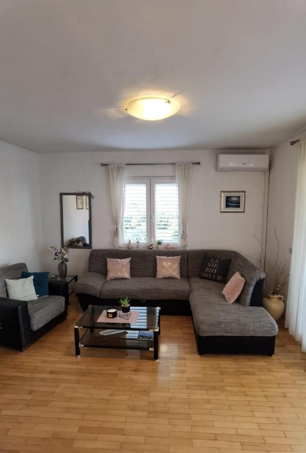 Apartman Sara Preko Exteriér fotografie