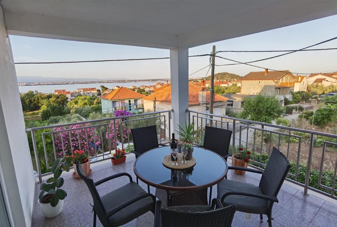 Apartman Sara Preko Exteriér fotografie
