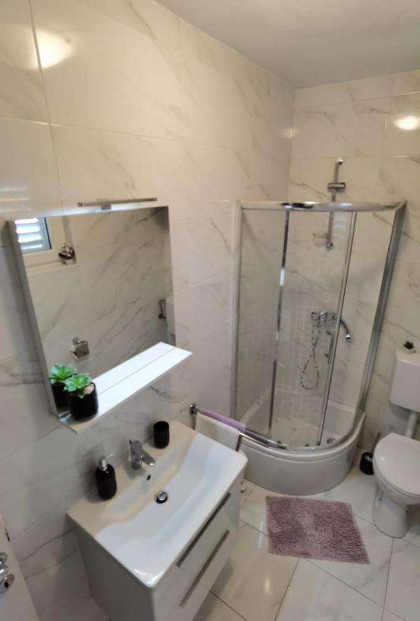 Apartman Sara Preko Exteriér fotografie