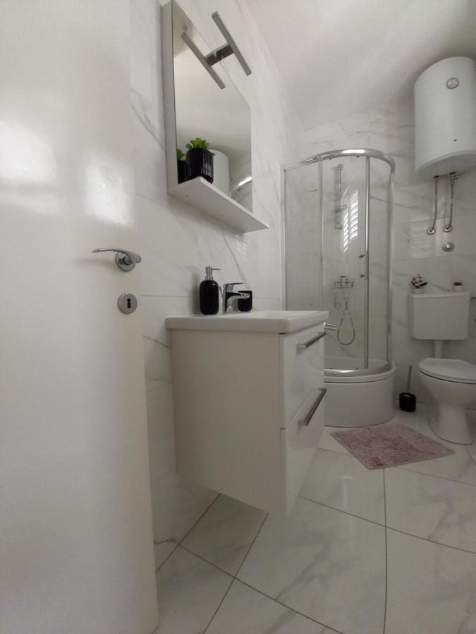 Apartman Sara Preko Exteriér fotografie